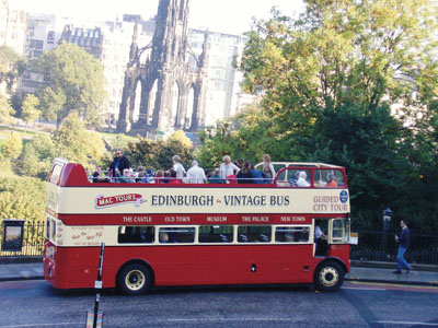 ônibus do passeio turístico em Edimburgo